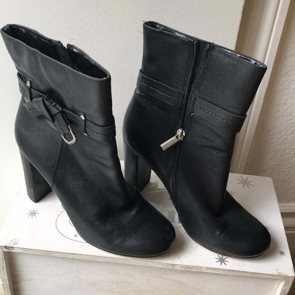 Whitehouse black market ankle boots